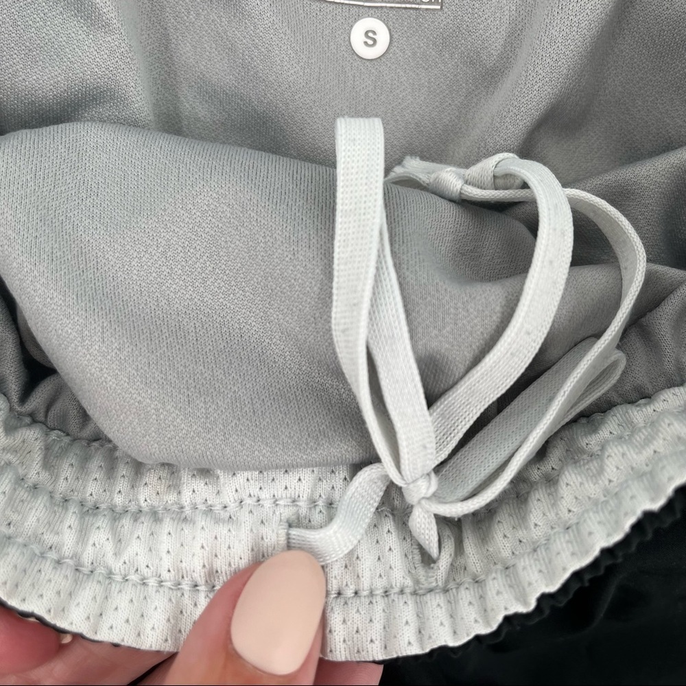 NIKE Women’s Running Shorts Black/White Lined size: Small - Picture 3 of 8